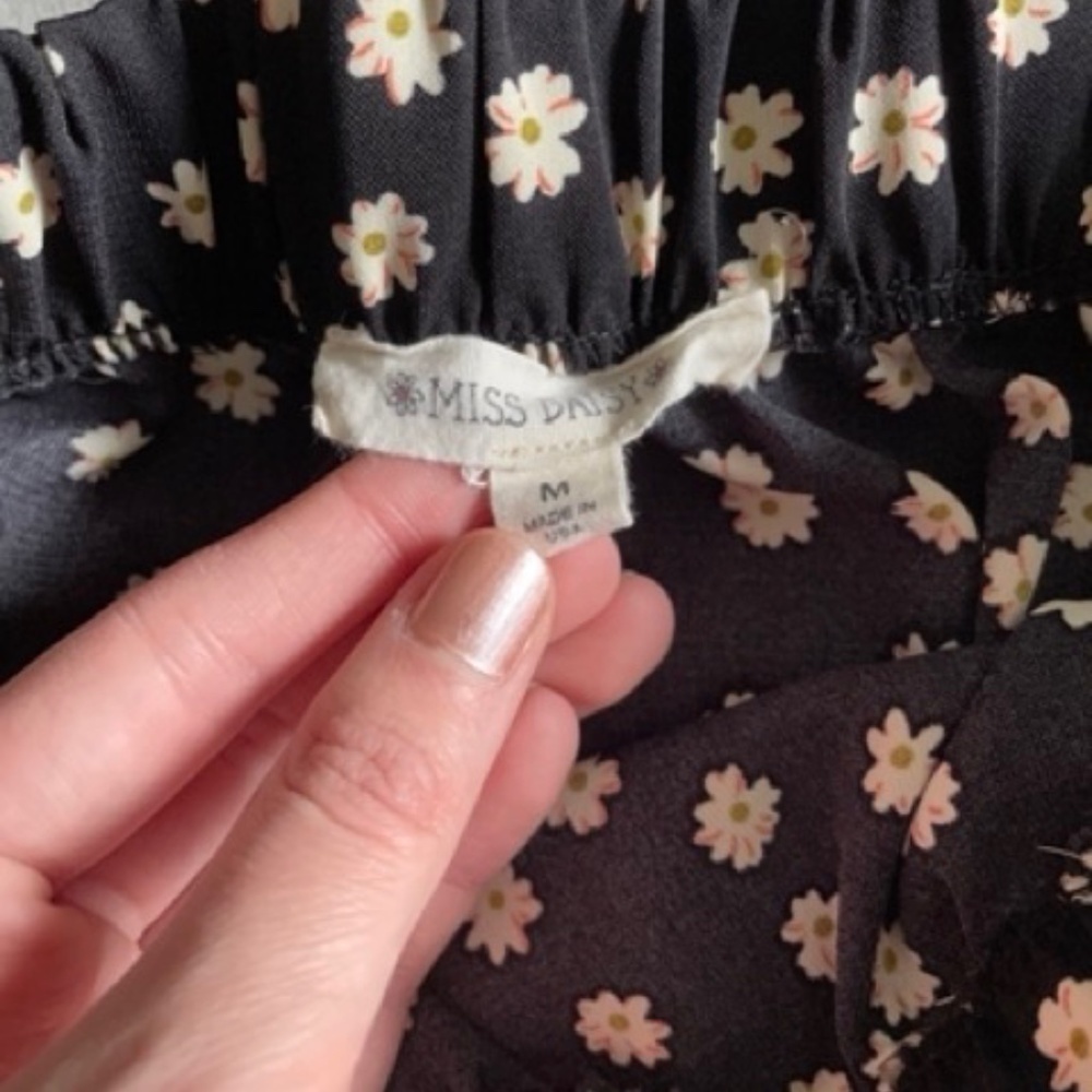 2/$15 M-‎ Miss Daisy Floral Miniskirt - Picture 3 of 3